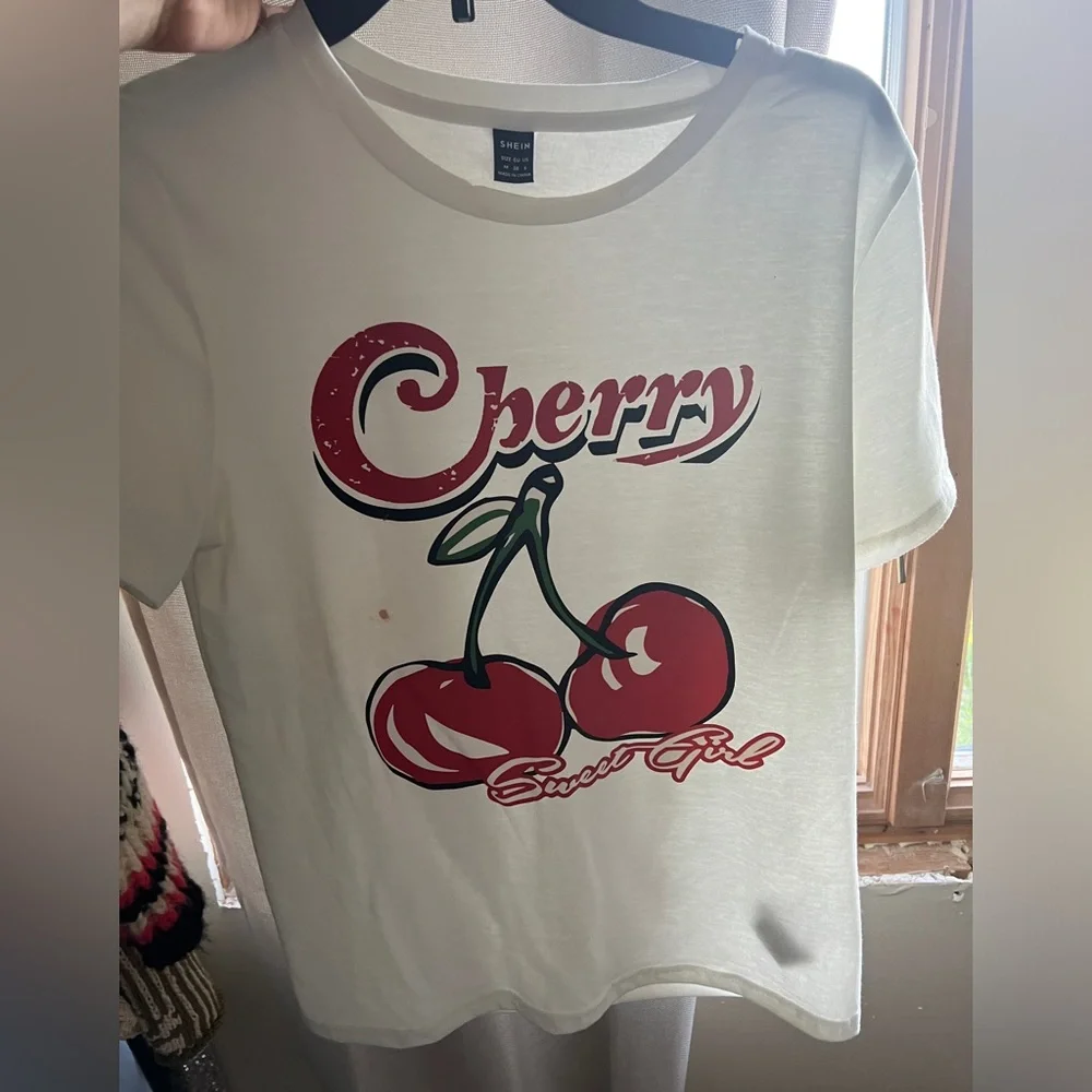 💛🦢5 FOR $10!!! 🦢💛 White Cherry Graphic T-Shirt - Picture 2 of 3